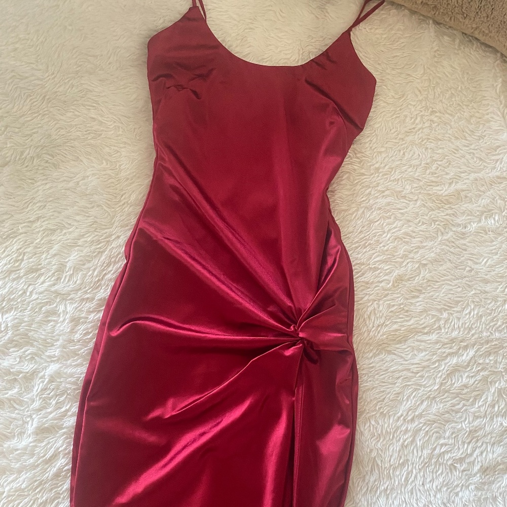 Jluxlabel Aldis high slit satin midi dress